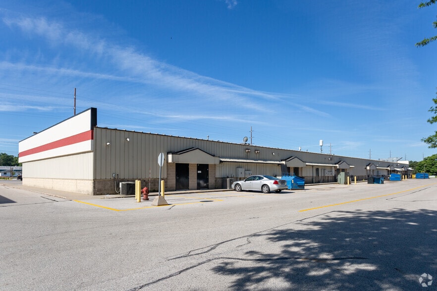 More Photos Of 1930 E Apple Ave, Muskegon Unknown For Lease