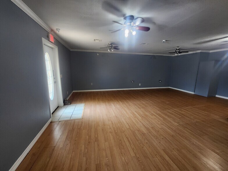 More Photos Of 312 N Broadway St, Checotah Office For Sale