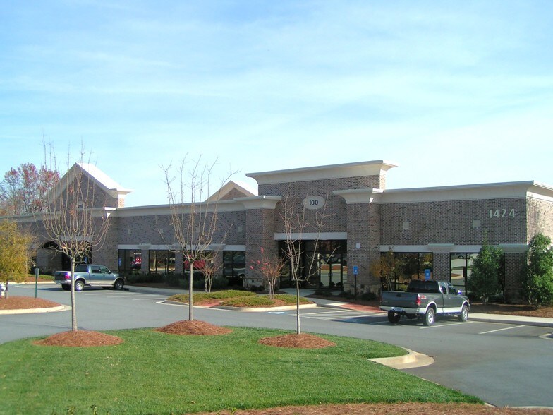 More Photos Of 1424 N Brown Rd, Lawrenceville Office For Sale