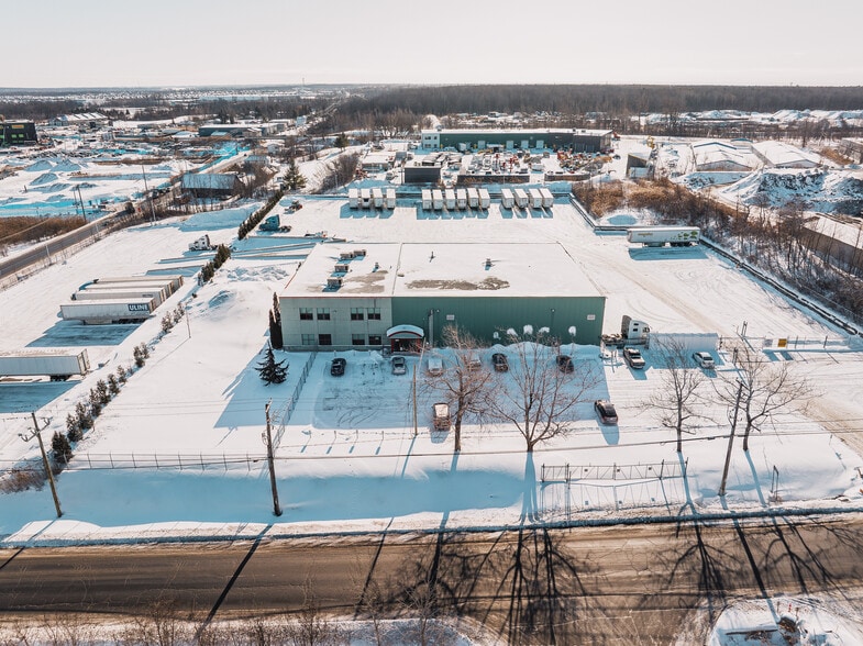 More Photos Of 500 Montée Labossière, Vaudreuil-dorion Service For Sale