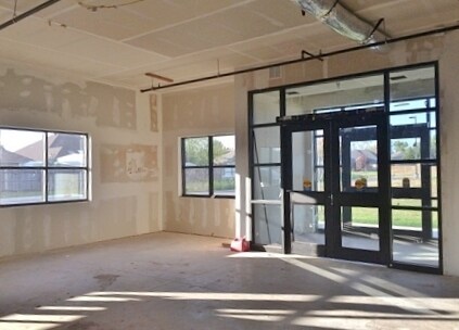 More Photos Of 9821 S May Ave, Oklahoma City Office For Lease