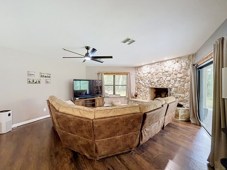More Photos Of 26311 Willow St, Brooksville Specialty For Sale