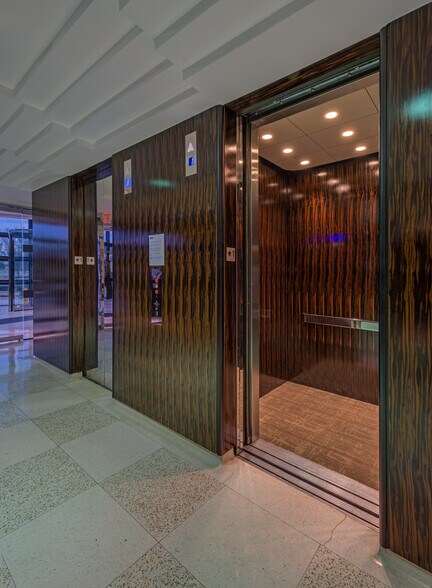 More Photos Of 15415 Katy Fwy, Houston Office For Lease