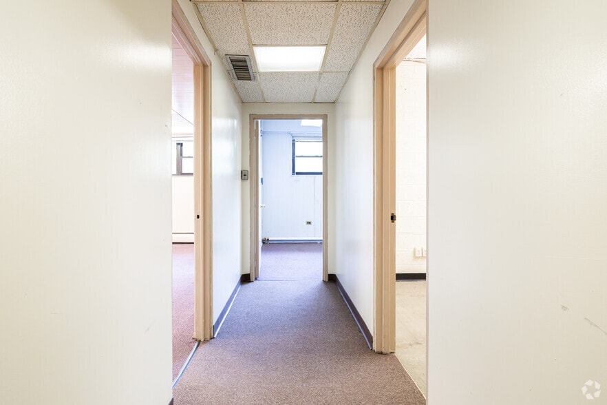 More Photos Of 3243 49th St, Astoria Freestanding For Lease