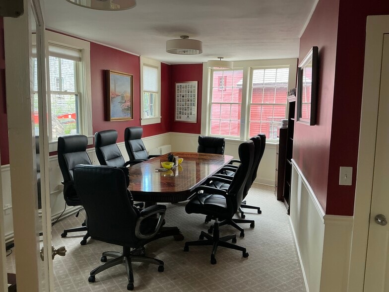 More Photos Of 21 Spring St, Middletown Storefront Retail Residential For Lease