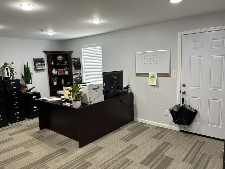 More Photos Of 405 Old Mill Rd, Cartersville Warehouse For Sale