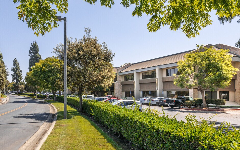 More Photos Of 1560 Brookhollow Dr, Santa Ana Office For Lease