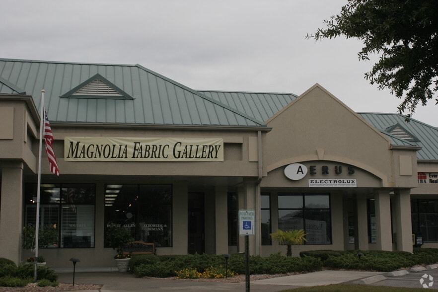 More Photos Of 17 Sherington Dr, Bluffton Storefront Retail Office For Lease