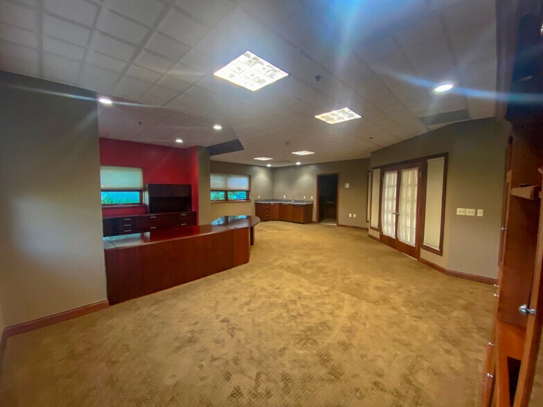 More Photos Of 2888 Nationwide Pky, Brunswick Light Manufacturing For Lease