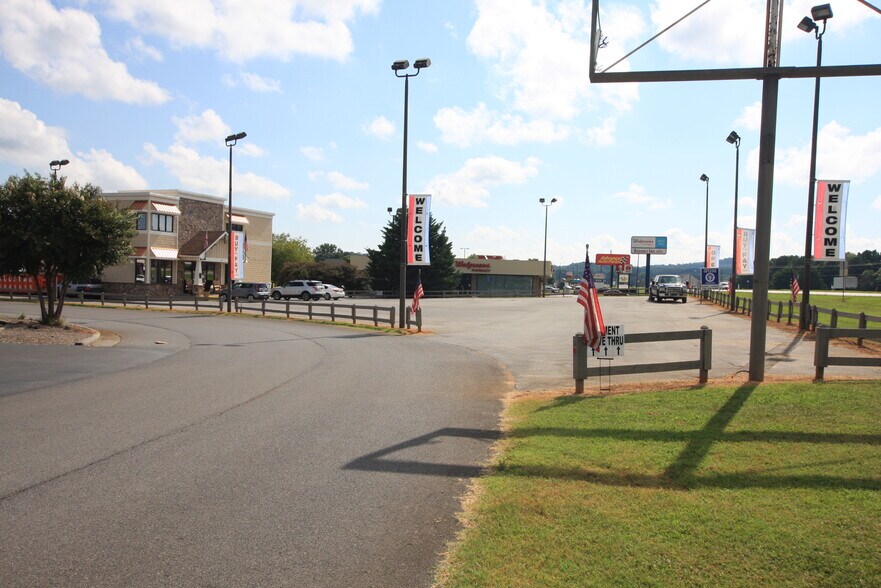 More Photos Of 150 Felton Dr, Rockmart Auto Dealership For Sale