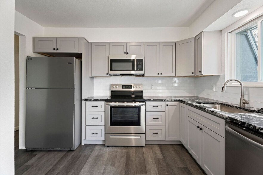 More Photos Of 1629 Azalea Dr, Fort Collins Apartments For Sale