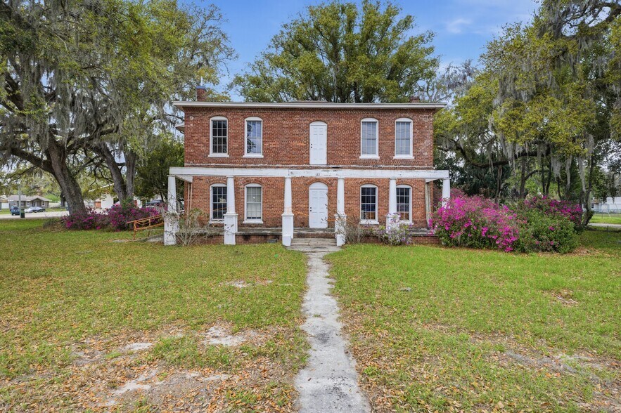 More Photos Of 120 N Main St, Bushnell Office Residential For Sale