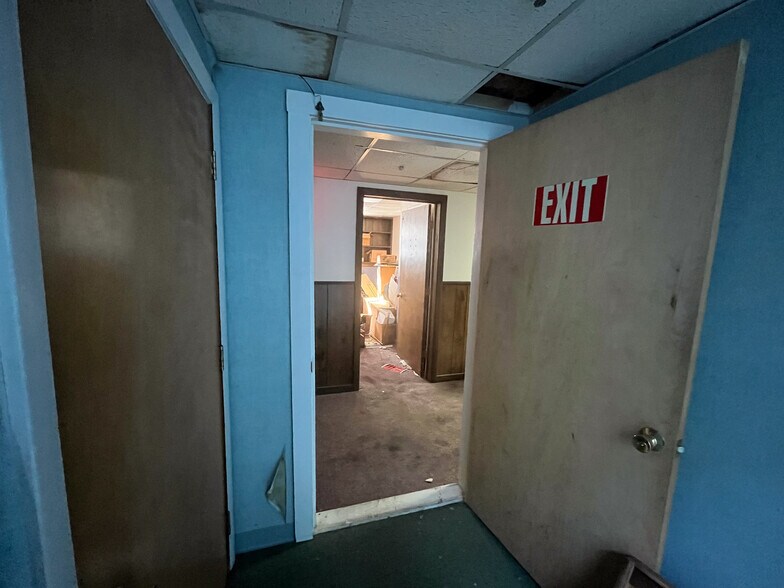 More Photos Of 155 Saco Ave, Old Orchard Beach Office For Sale