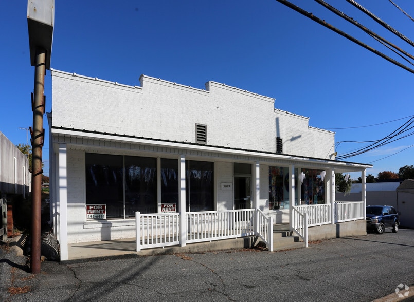 Primary Photo Of 1622 S Hawthorne Rd, Winston-Salem Freestanding For Lease
