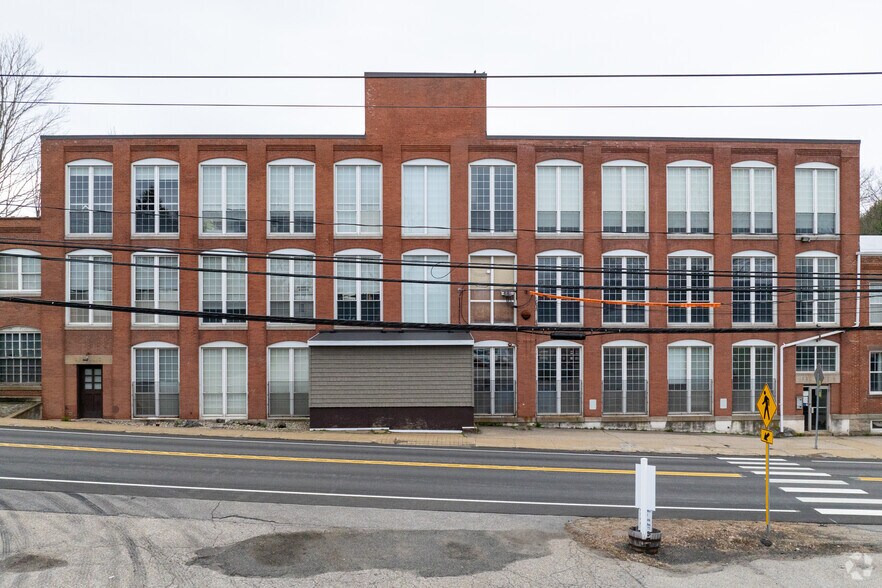 Primary Photo Of 156 River Rd, Willington Showroom For Lease