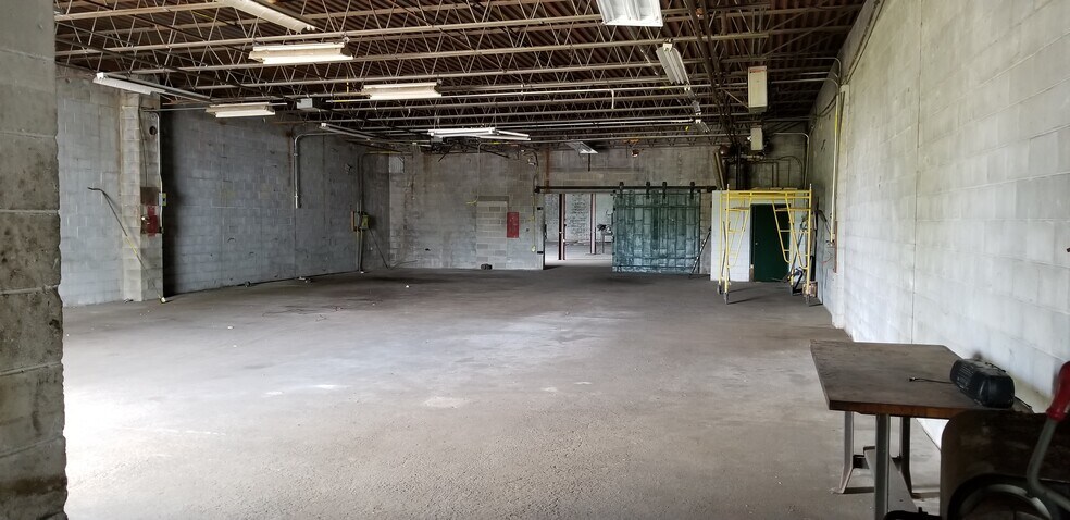 More Photos Of 1123 Ivy Hill Rd, Philadelphia Warehouse For Lease