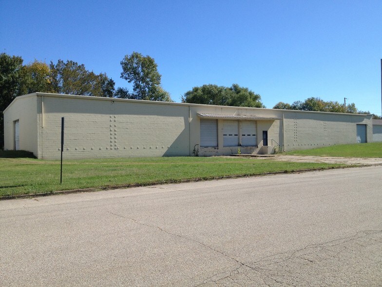 More Photos Of 905 N 1st St, Union City Warehouse For Lease