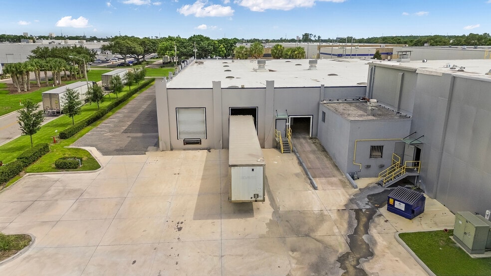 More Photos Of 2441 Viscount Row, Orlando Warehouse For Lease