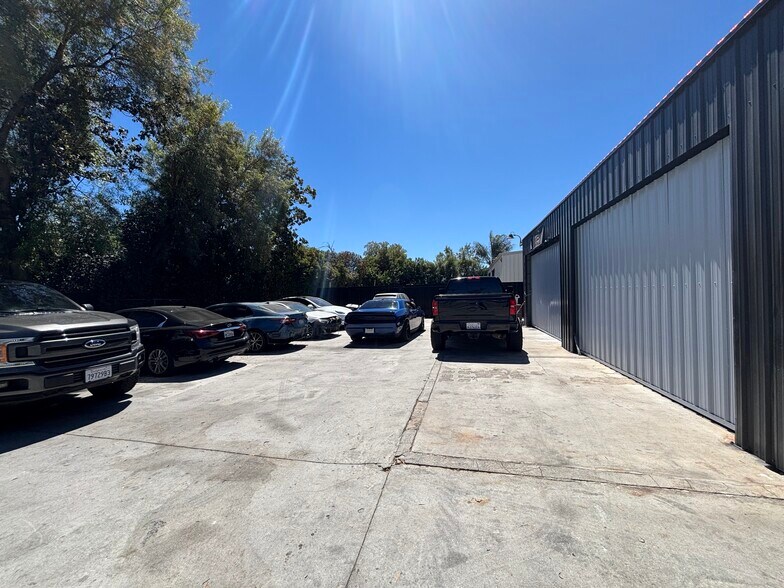 More Photos Of 561 N Palm Ave, Hemet Service For Sale