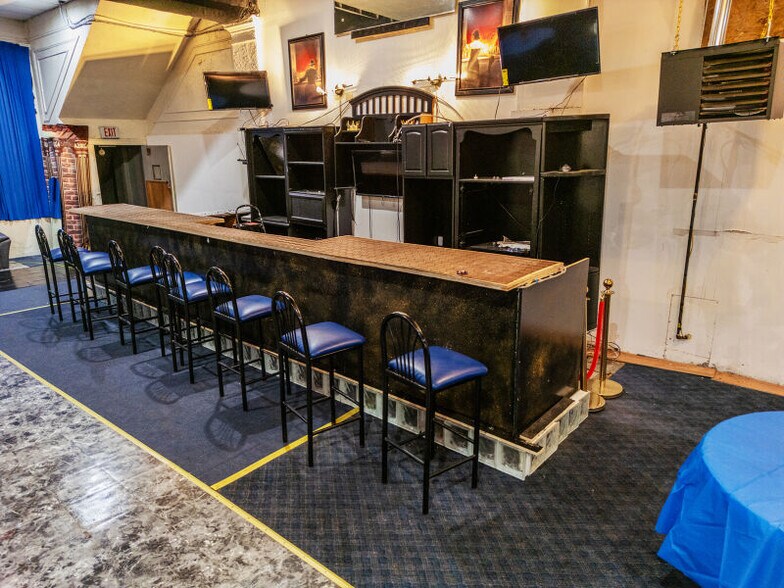 More Photos Of 9008 Grand River Ave, Detroit Specialty For Sale