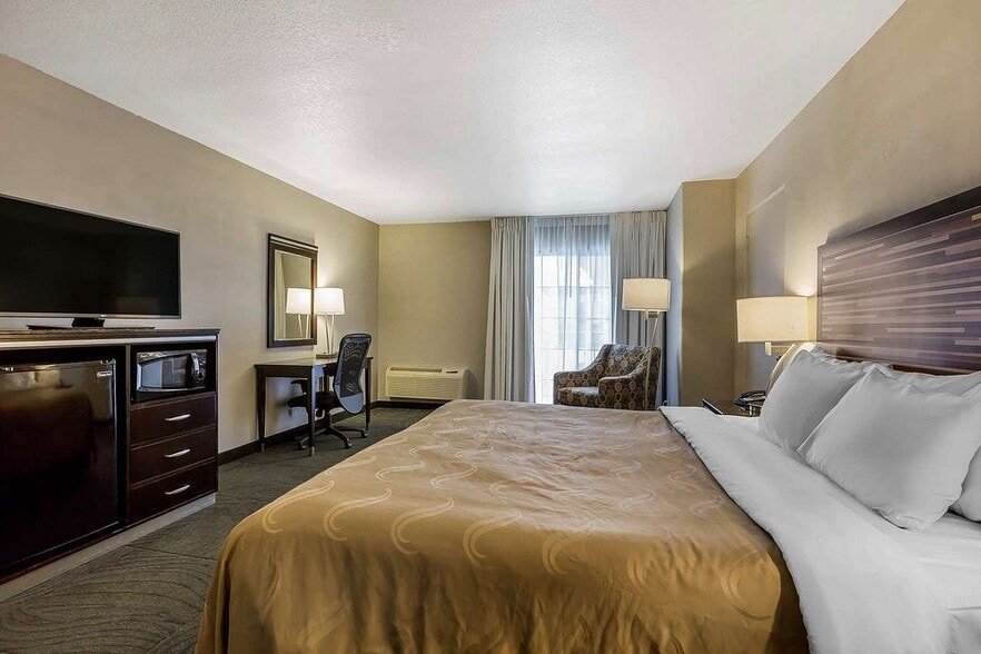 More Photos Of 3135 Old Hwy 395, Fallbrook Hotel For Sale