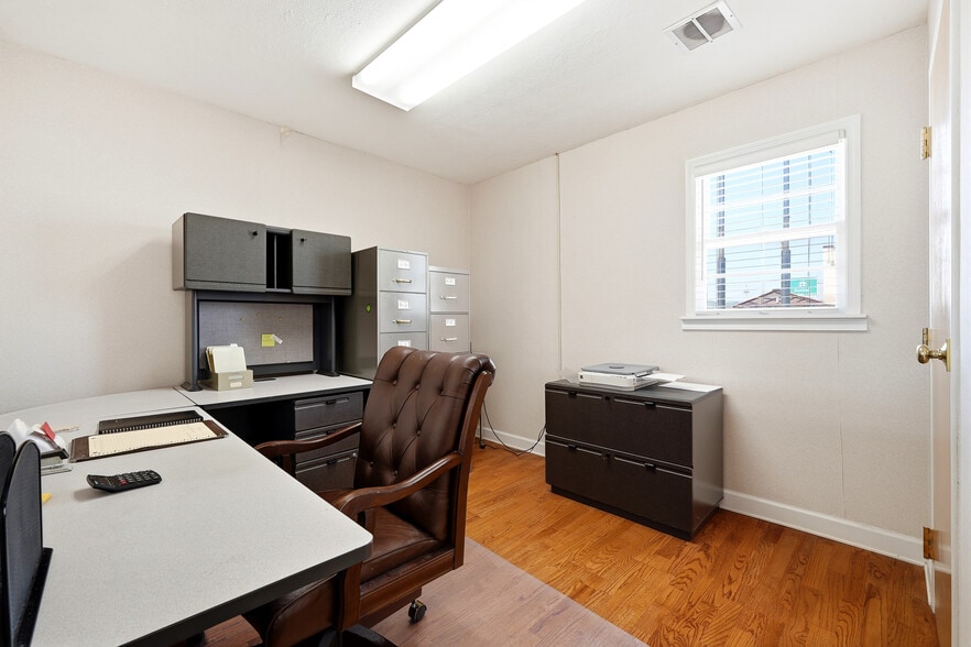 More Photos Of 4910 Maccorkle Ave SW, Charleston Medical For Sale