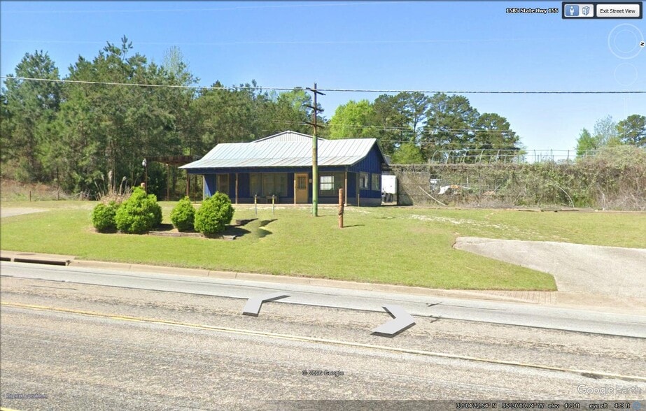More Photos Of Texas State Hwy 155, Frankston Showroom For Sale