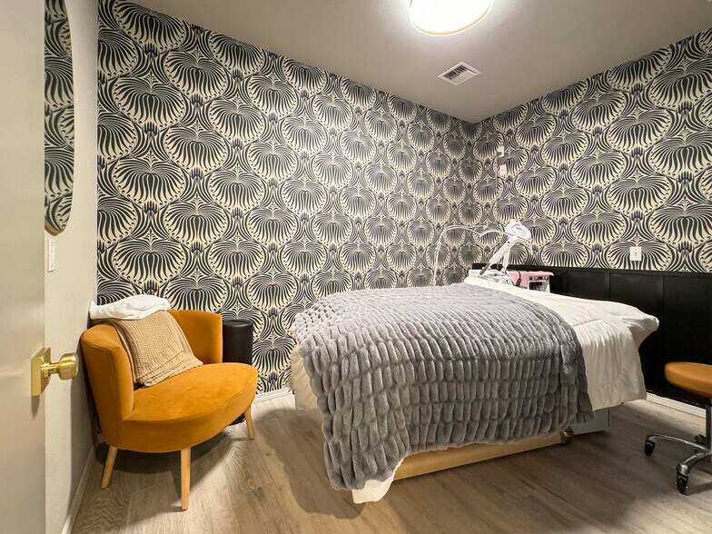 More Photos Of 542-544 N 5th Ave, Sequim Medical For Sale