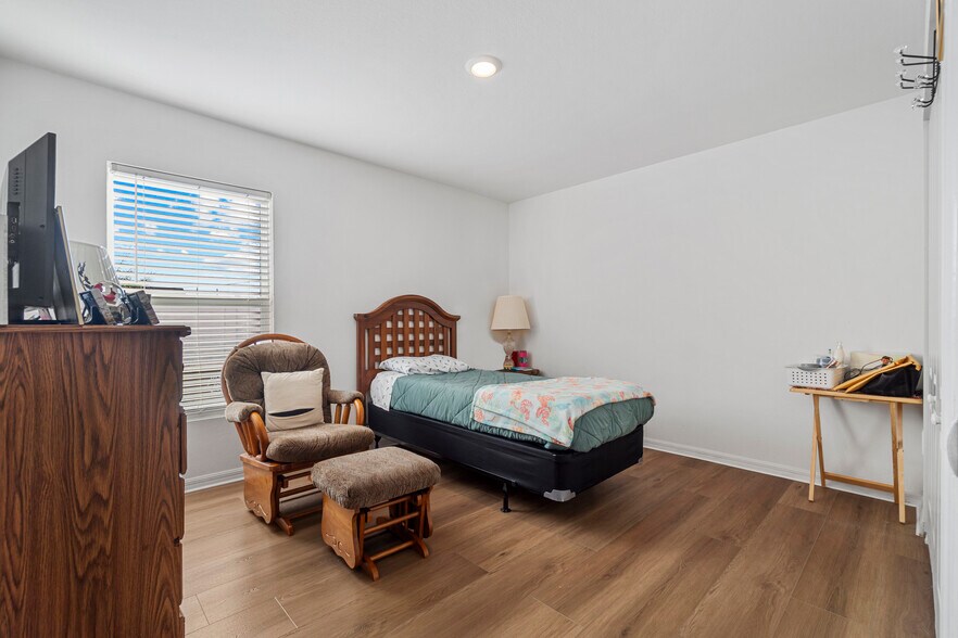 More Photos Of Licensed 6 Bed ALF, Ocala Healthcare For Sale