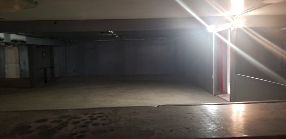 More Photos Of 2435 S K St, Tulare Bar For Sale