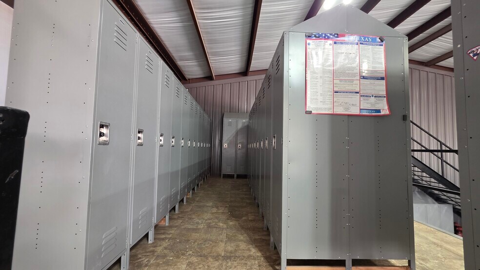 More Photos Of 8211 E County Road 62, Midland Warehouse For Sale