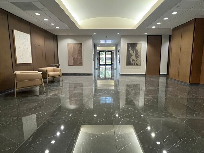 More Photos Of 1800 St James Pl, Houston Office For Lease