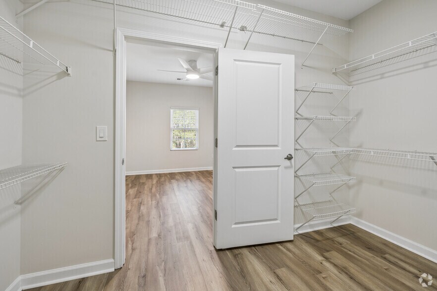 More Photos Of 211 River Landing Dr, Charleston Apartments For Lease