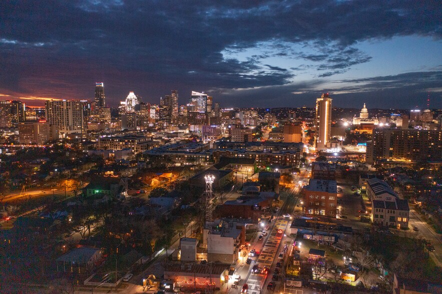 More Photos Of 1123 E 11th St, Austin Hotel For Sale
