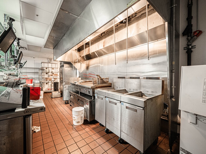 More Photos Of 401 Walker Dr, Henderson General Retail For Sale