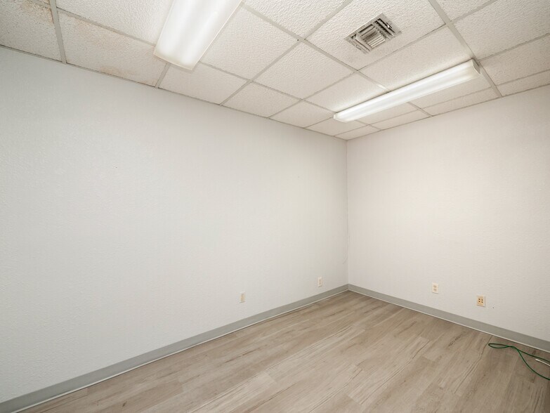 More Photos Of 4409 Menchaca Rd, Austin Medical For Sale
