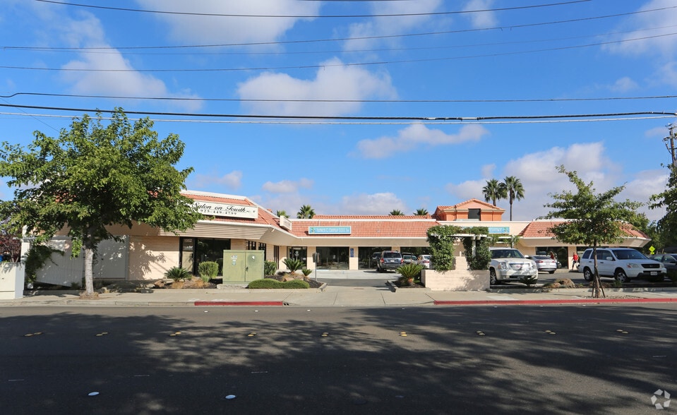 More Photos Of 1952-1988 4th St, Livermore Freestanding For Lease
