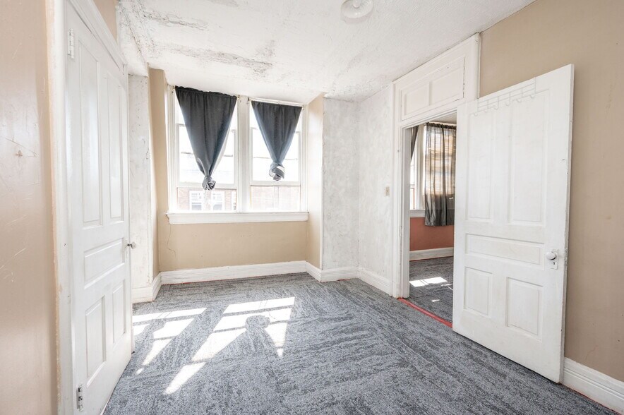More Photos Of 6017-6019 Vine St, Cincinnati General Retail For Sale
