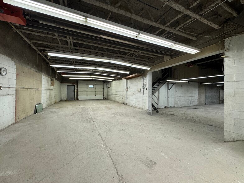 More Photos Of 25 Heritage Rd, Markham Warehouse For Lease