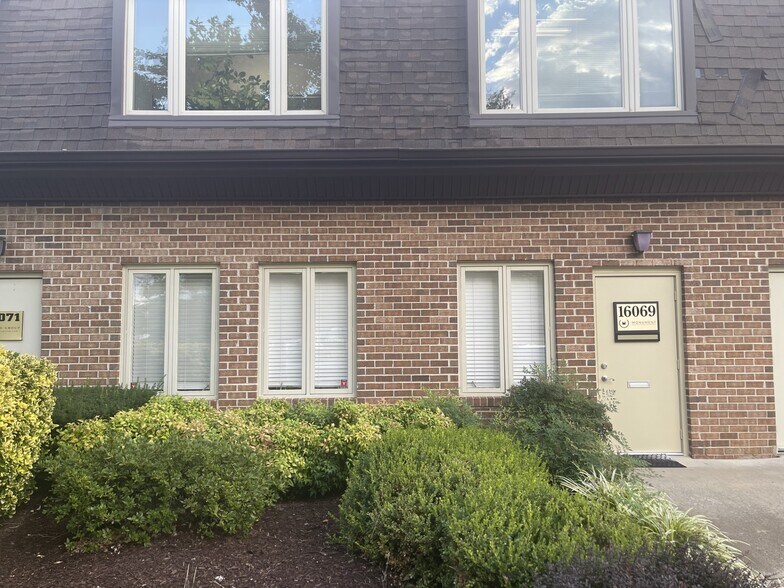 Primary Photo Of 16029-16059 Comprint Cir, Gaithersburg Medical For Lease