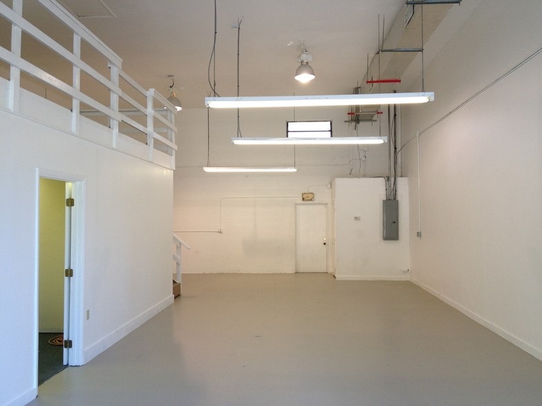 More Photos Of 920-936 36th Ct SW, Vero Beach Warehouse For Lease