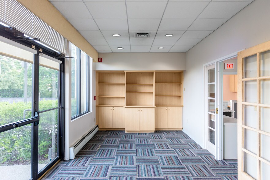 More Photos Of 2168 Diamond Hill Rd, Woonsocket Unknown For Lease