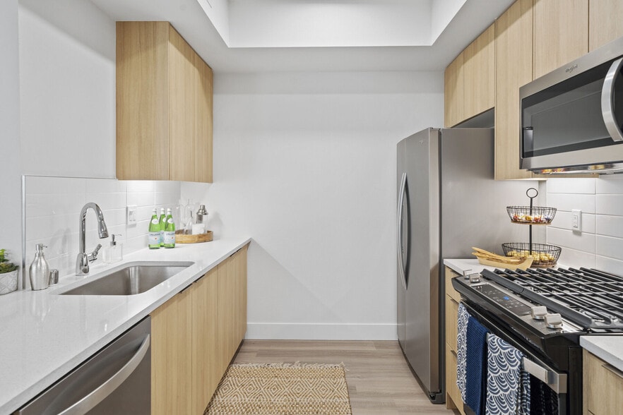 More Photos Of 11049 Magnolia Blvd, North Hollywood Apartments For Lease