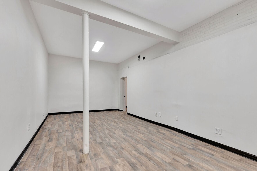 More Photos Of 2435 Williams Ave, Cincinnati Storefront Retail Residential For Lease