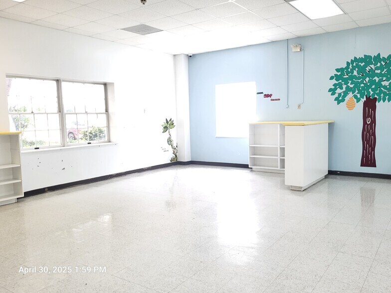 More Photos Of 3525 Russell Rd, Marianna Daycare Center For Sale