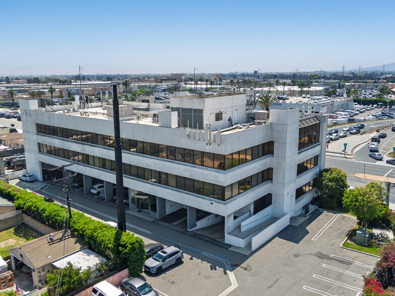 More Photos Of 5155 W Rosecrans Ave, Hawthorne Loft Creative Space For Sale