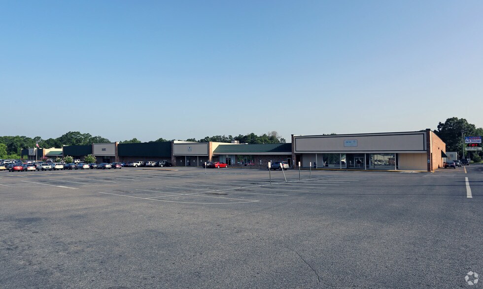 More Photos Of 3400-3446 Demetropolis Rd, Mobile Office For Lease