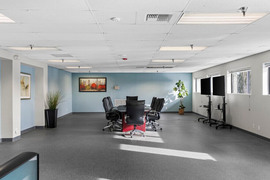 More Photos Of 1314 Auburn Way N, Auburn Health Club For Lease