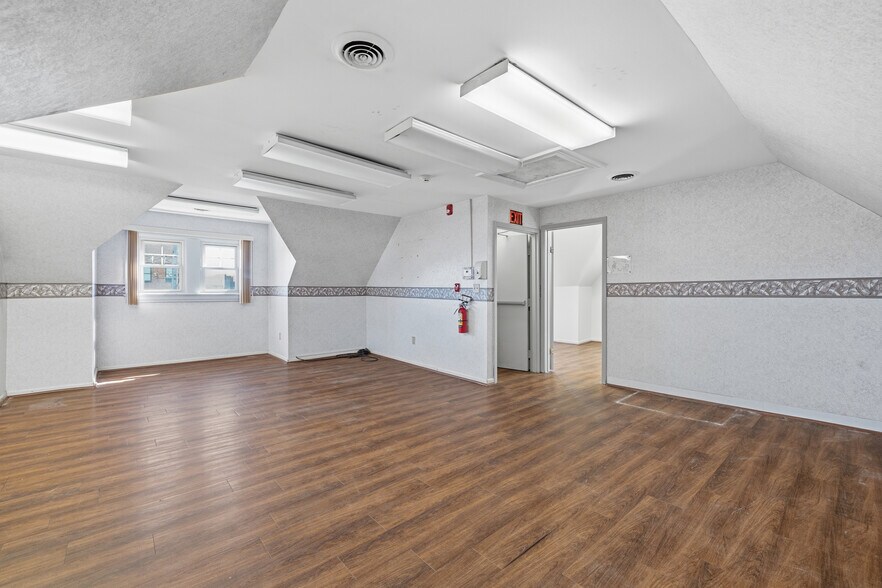 More Photos Of 101 W 9th Ave, Homestead Office For Sale