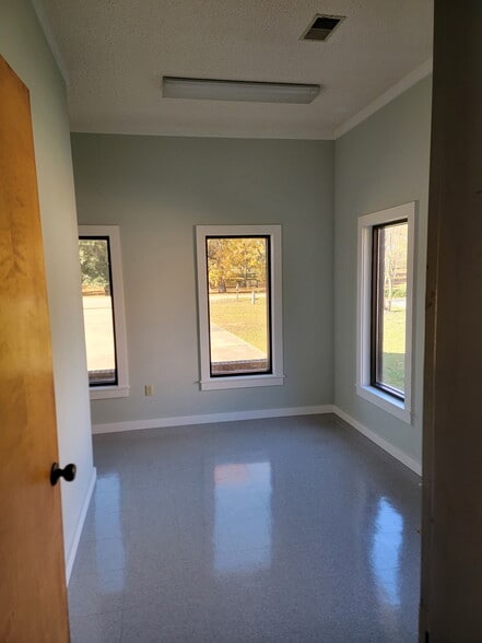 More Photos Of 1106 Goodale Ave, Camden Flex For Sale